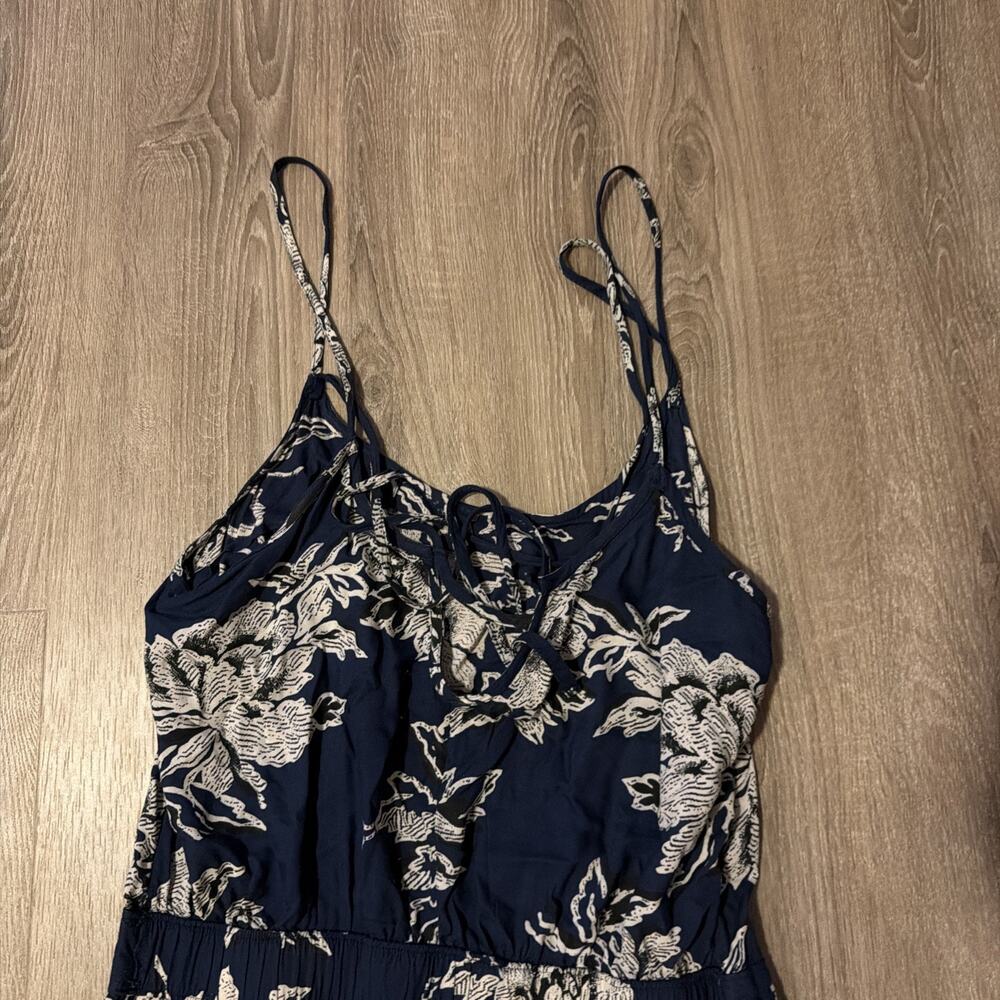 Abercrombie & Fitch Navy Floral Jumpsuit, Medium‎ - Picture 10 of 10